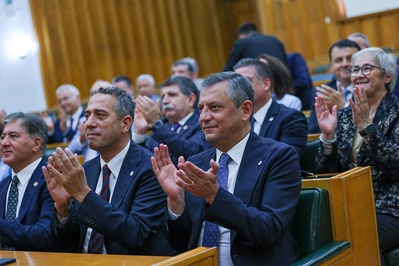 Yeni Parti paylaştı: 24 saatte 113 milyon lira bağış