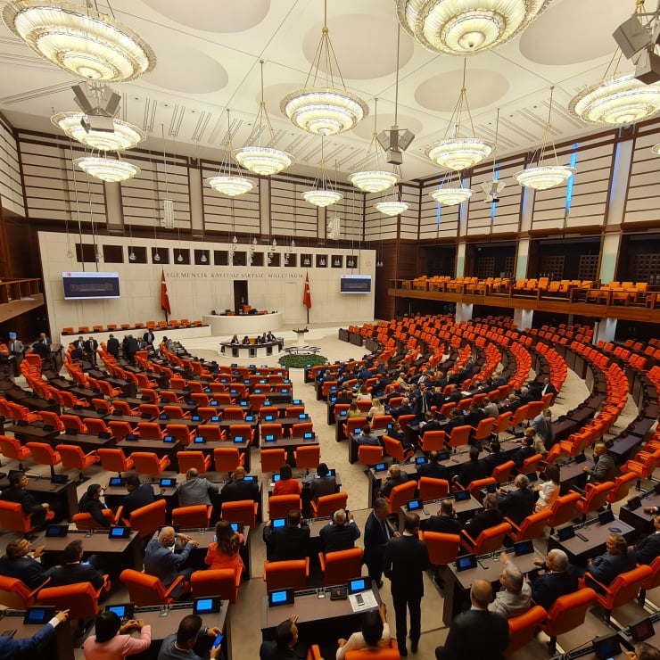 ‘Suça sürüklenen çocuk’ düzenlemesi Meclis’ten geçti: Ceza sınırı yükseltildi