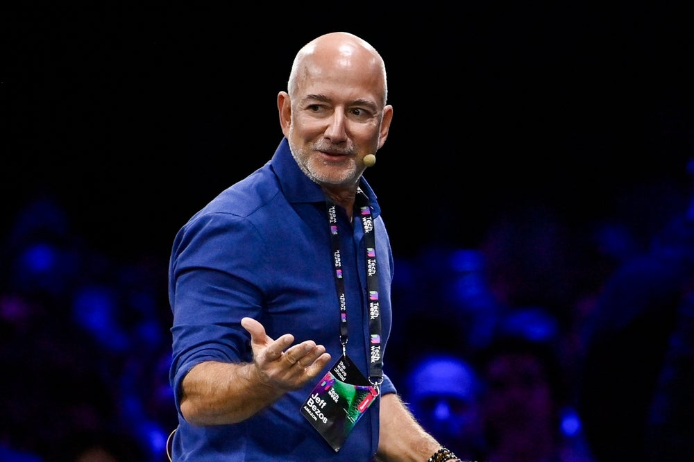 Kulüp sahipleri duyurdu: Jeff Bezos, Liverpool’a ortak oldu