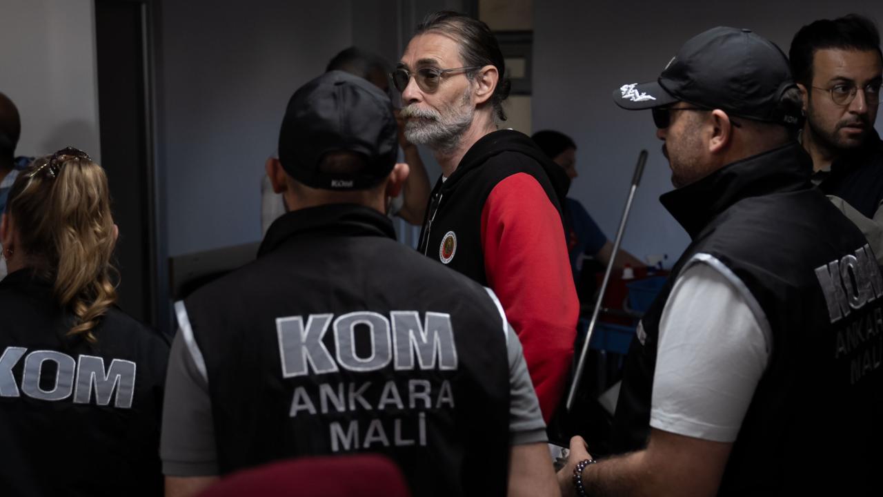 Erdal Beşikçioğlu siyasete girdiğine pişman olmuş: ‘Özgürlüğüme kavuşursam bırakacağım’