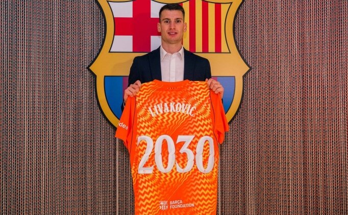 Fenerbahçe, Livakovic’e veda etti: Barcelona’ya imza attı