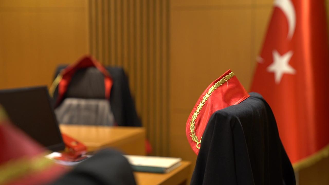 Bakan Gürlek paylaştı: 84 hakim ve savcı meslekten çıkarıldı