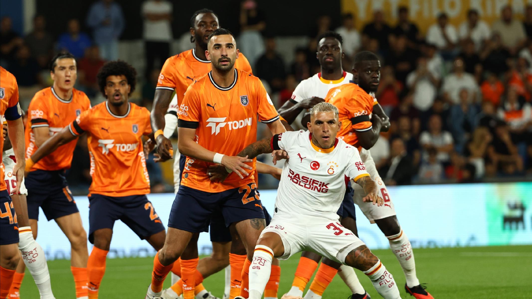 Galatasaray 3 puanı uzatmada aldı: Başakşehir 10 kişi kaldı, Osimhen sakatlandı
