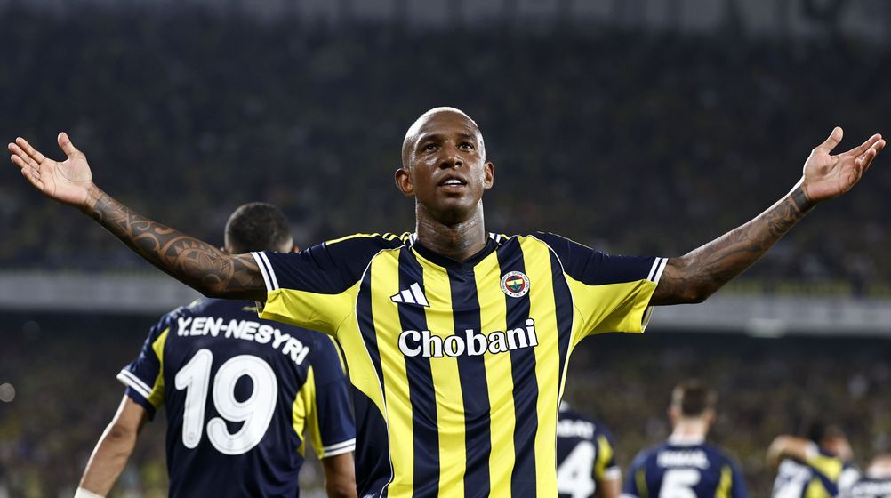 Fenerbahçe duyurdu: Oosterwolde kalıyor, 4 futbolcu ile yollar ayrılıyor