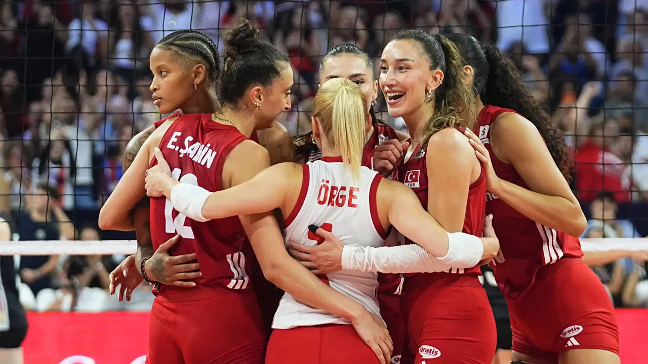 Filenin Sultanları çeyrek finalde: Azerbaycan’a set vermedi