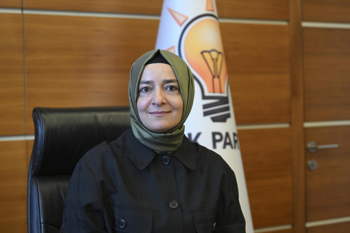Fatma Betül Sayan Kaya 2,2 milyar lirayı Hazine’ye iade etti: Mal varlıklarının dondurulması istendi