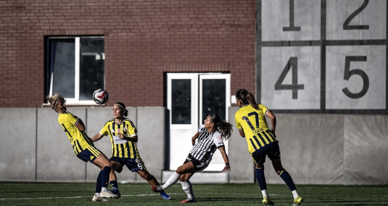 Kadınlar Süper Ligi’nde derbi haftası: Fenerbahçe 3-0 Beşiktaş