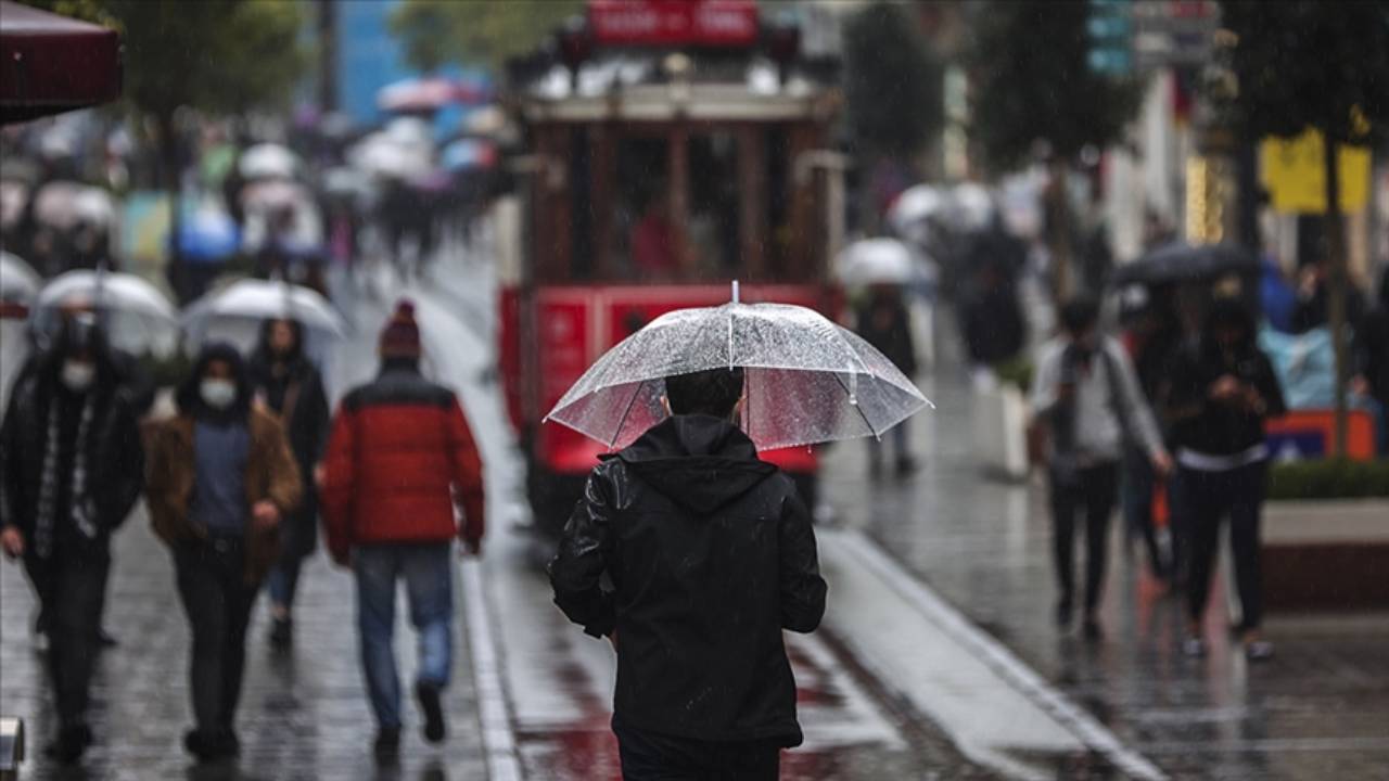 AKOM’dan İstanbul için kuvvetli sağanak uyarısı: 20 derecenin altına inecek