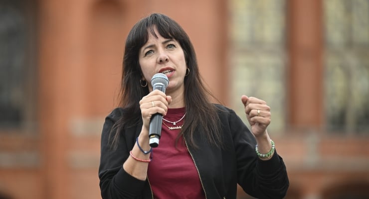 Berlin’de Sol Partili Elif Eralp sandıktan birinci çıktı: ‘Şehrimizde sevgi galip geldi’
