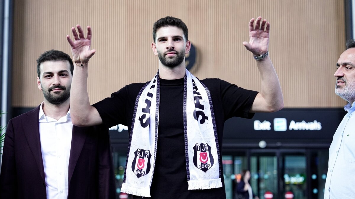 Ümit Akdağ, Beşiktaş’ta: ‘İnşallah sonu şampiyonluk olur’