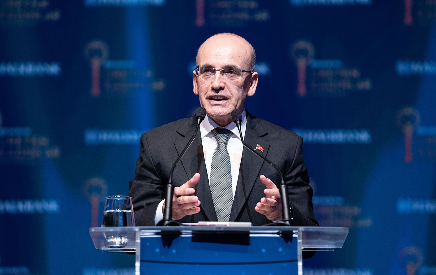 Mehmet Şimşek’ten istifa iddialarına yalanlama: ‘İtibar etmeyin’