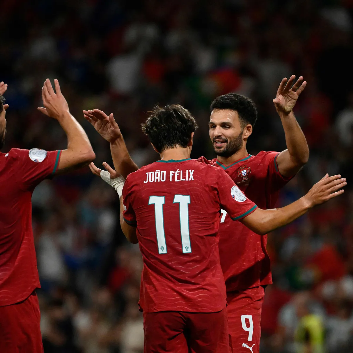 Ronaldo’suz Portekiz 4’te 4 yaptı