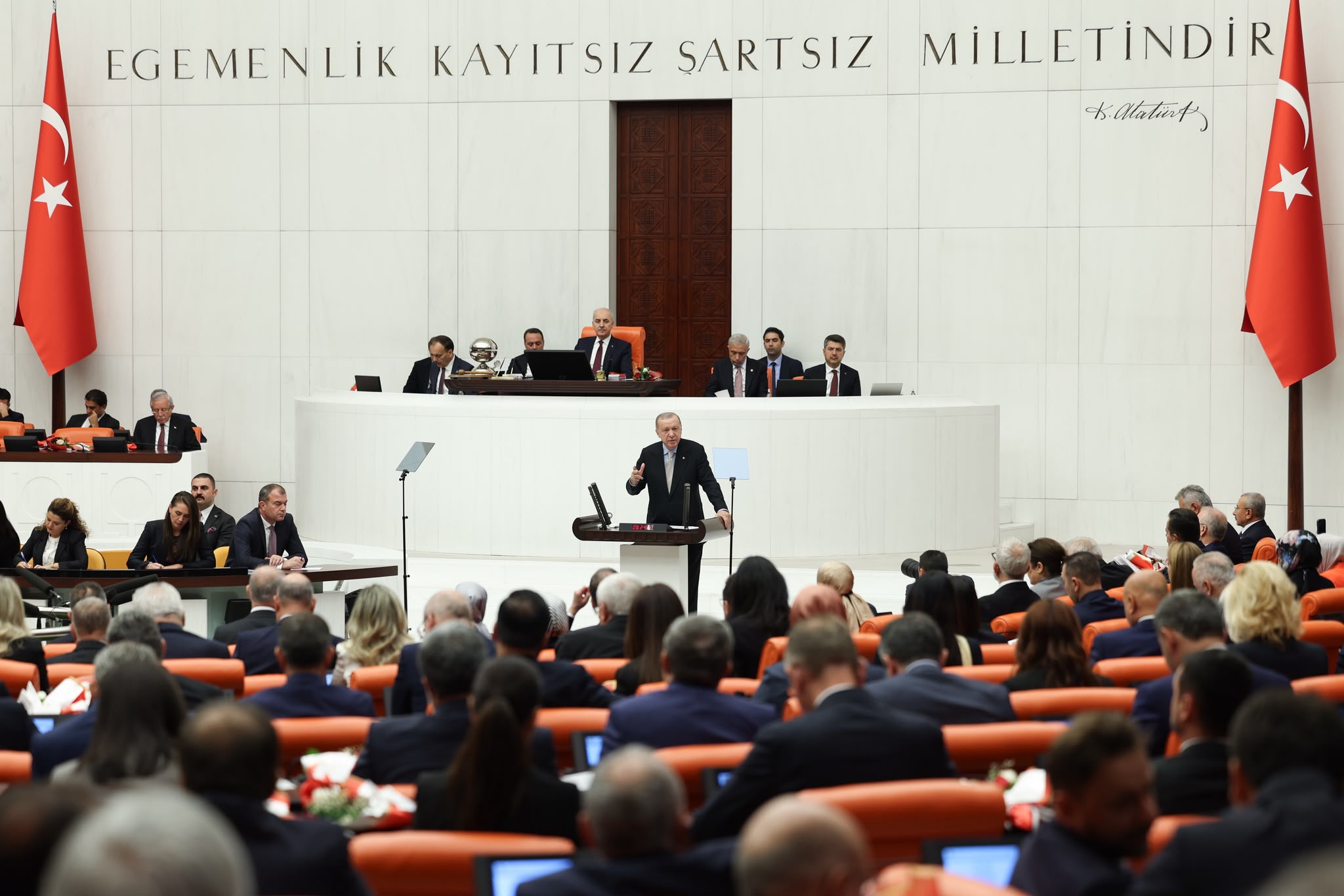 Yeni Parti’den Meclis açılışında Erdoğan protestosu