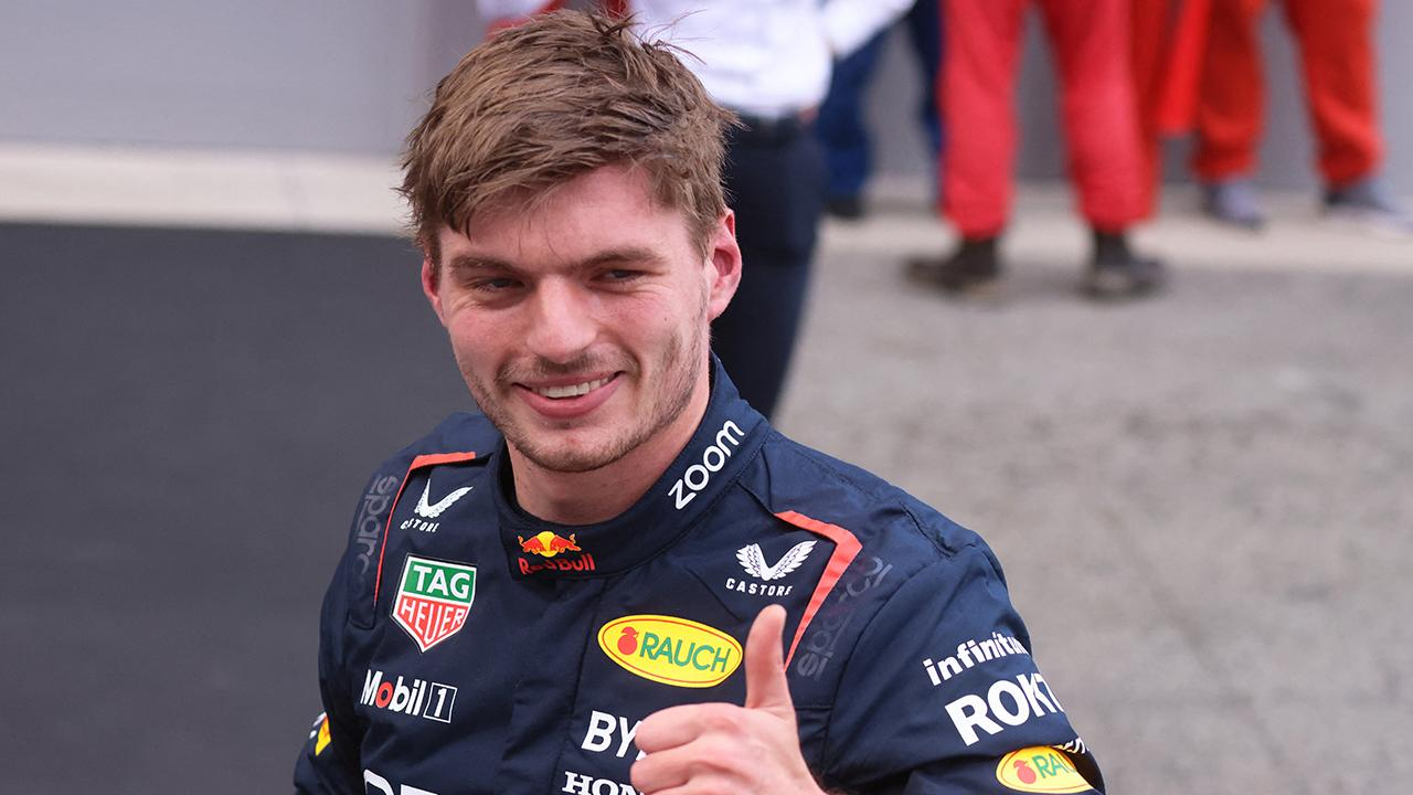 Max Verstappen, kariyerinin ilk Singapur Grand Prix zaferini kazandı