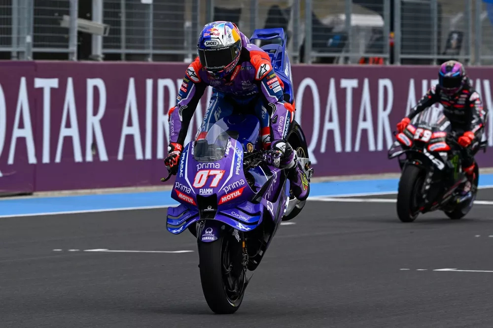 Toprak Razgatlıoğlu, MotoGP’de kaza geçirdi: Çıkan omzunu yerine oturttu