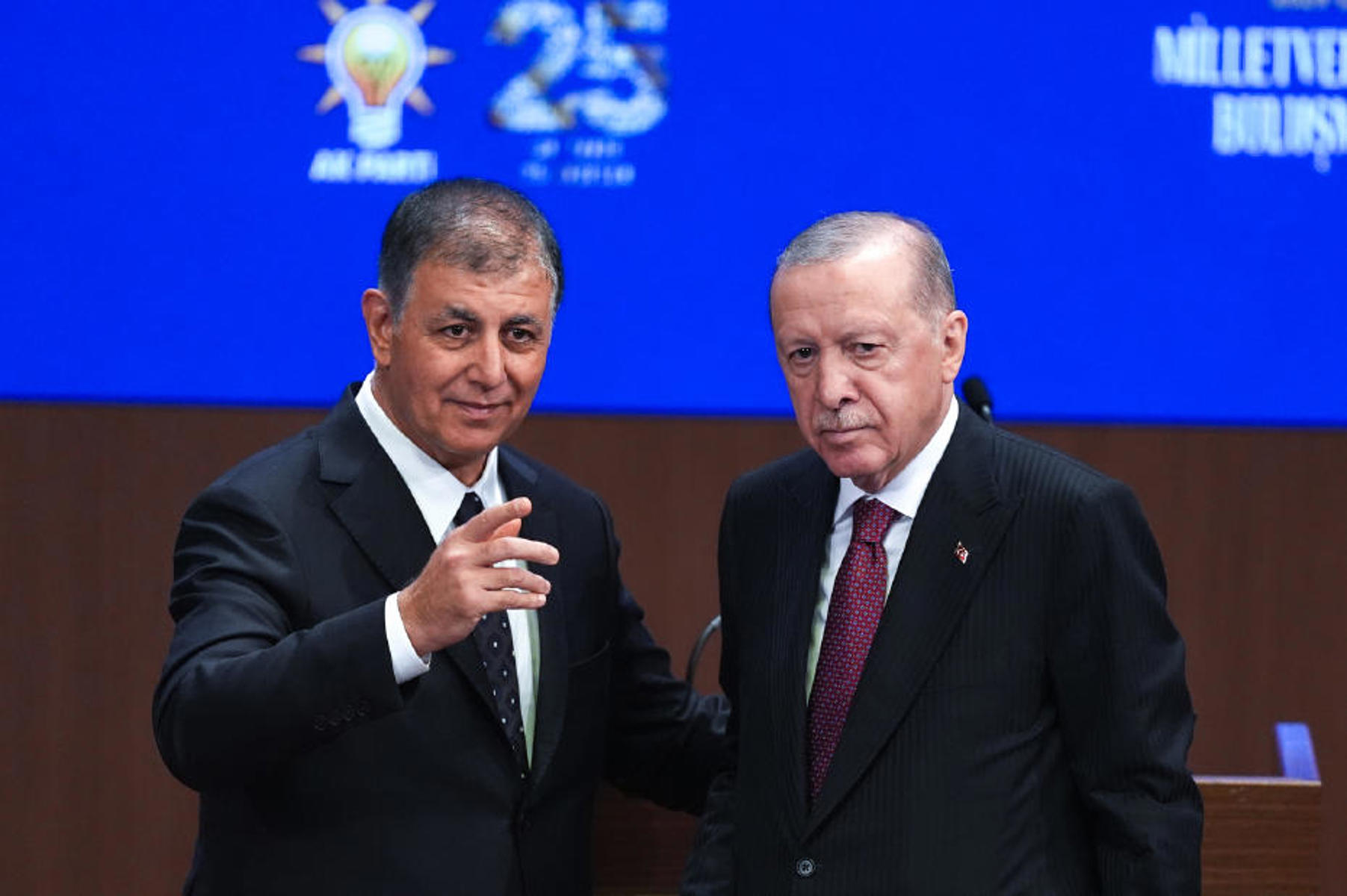 Cemil Tugay AK Parti’ye geçiş sürecini anlattı: ‘Kurum, ‘Daha uyumlu çalışırız’ dedi, Erdoğan’dan etkilendim’